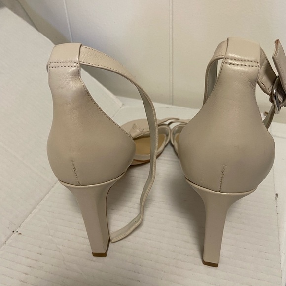 Marc Fisher bow heels beige women size 9m - Picture 7 of 12
